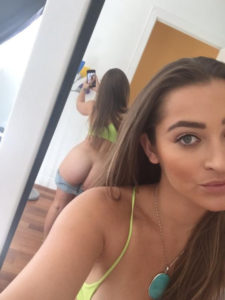 brune suceuse de sex au telephone